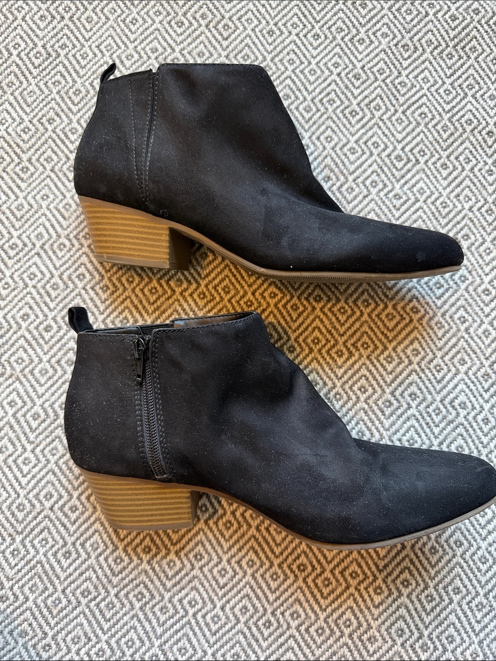 Old Navy Black Pointed Toe Ankle Booties